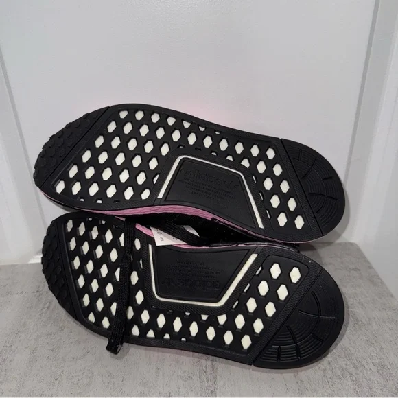 Adidas NMD_R1 Womens 6 Black/Pink - Picture 5 of 7